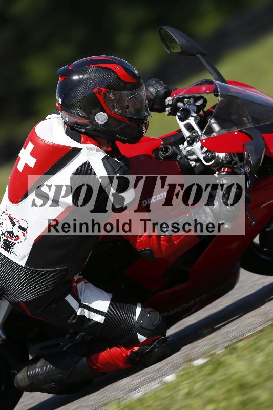 /Archiv-2024/29 12.06.2024 MOTO.CH Track Day ADR/Gruppe gelb/backside